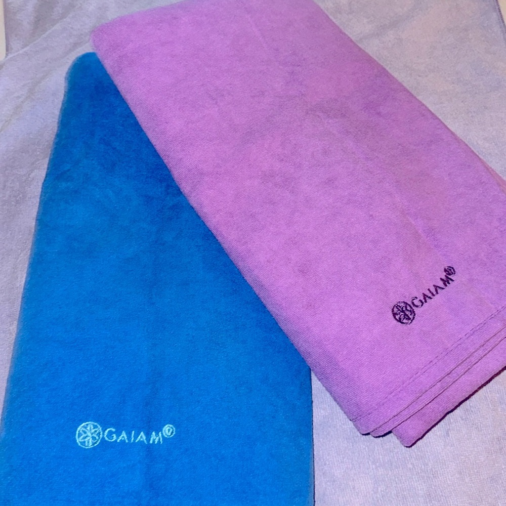 GAIAM Hot yoga towels.